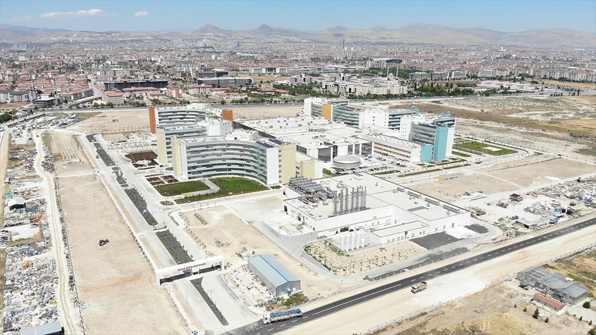 Konya Şehir Hastanesi bugün açılıyor