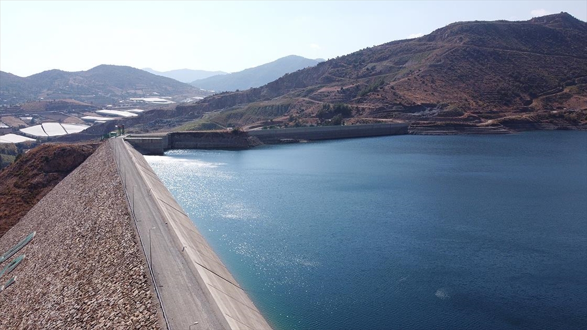 ‘Asrın projesi’ askılı boru sistemiyle Anadolu’dan KKTC’ye su taşıyor