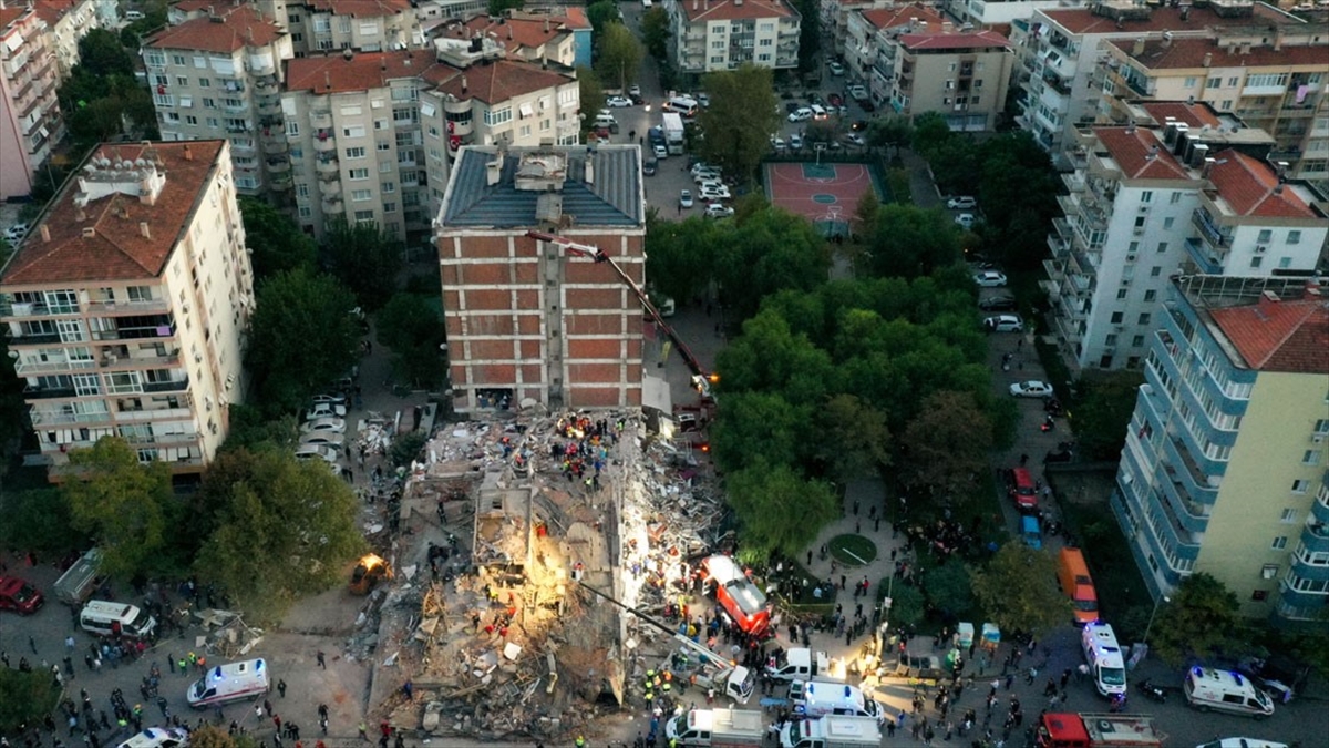 İzmir, son 111 yılda 6 ve üzeri büyüklüğünde 8 deprem yaşadı