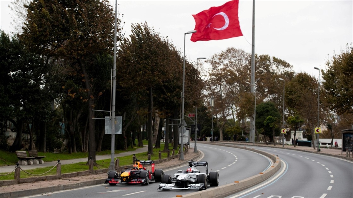 İstanbul’daki Formula1 yarışlarını 2 milyar kişi izleyecek