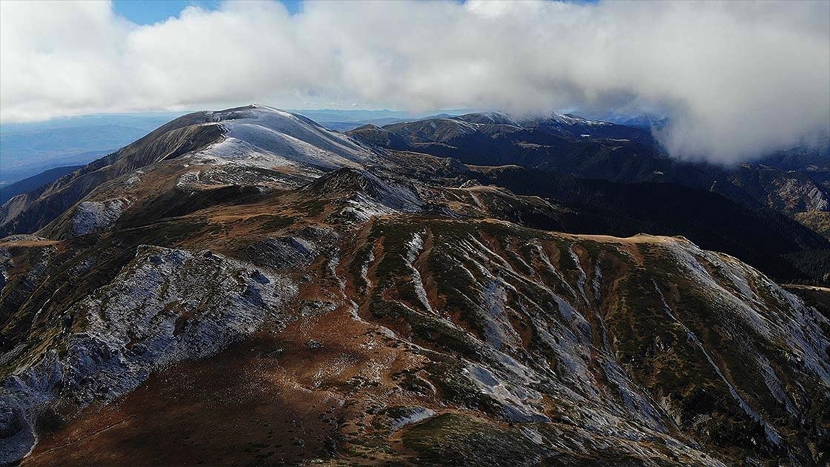 ‘Anadolu’nun yüce dağı’ Ilgaz’da iki mevsim bir arada