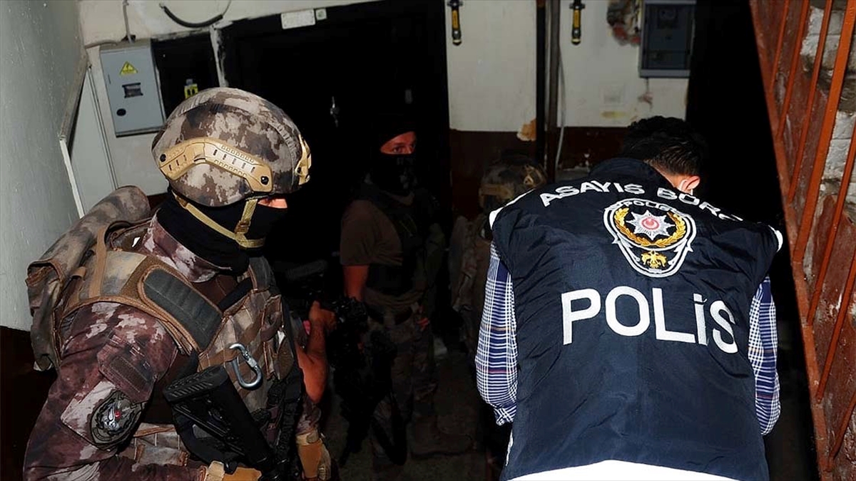 Kocaeli merkezli 13 ilde kamuyu zarara uğrattıkları iddiasıyla 70 şüpheliye yönelik operasyon başlatıldı