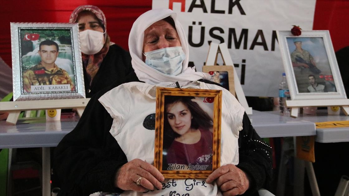 Diyarbakır annelerinin oturma eylemine bir aile daha katıldı