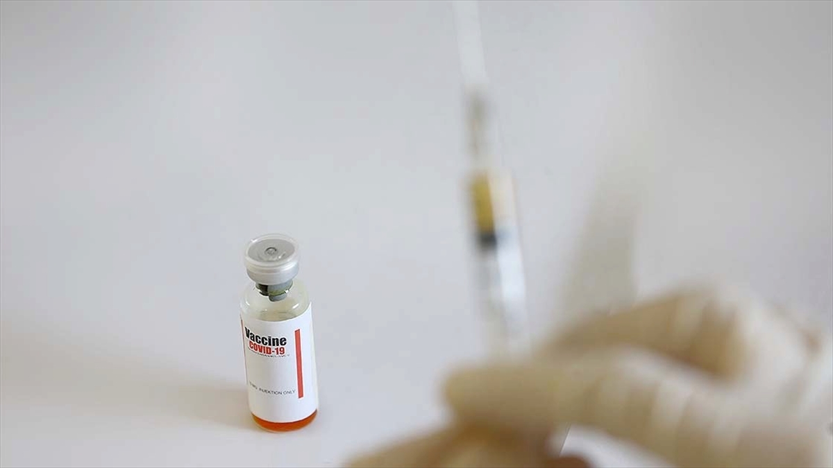 Türk bilim insanlarından ‘Kovid-19 aşısıyla ilgili bilgi kirliliğine dikkat’ uyarısı
