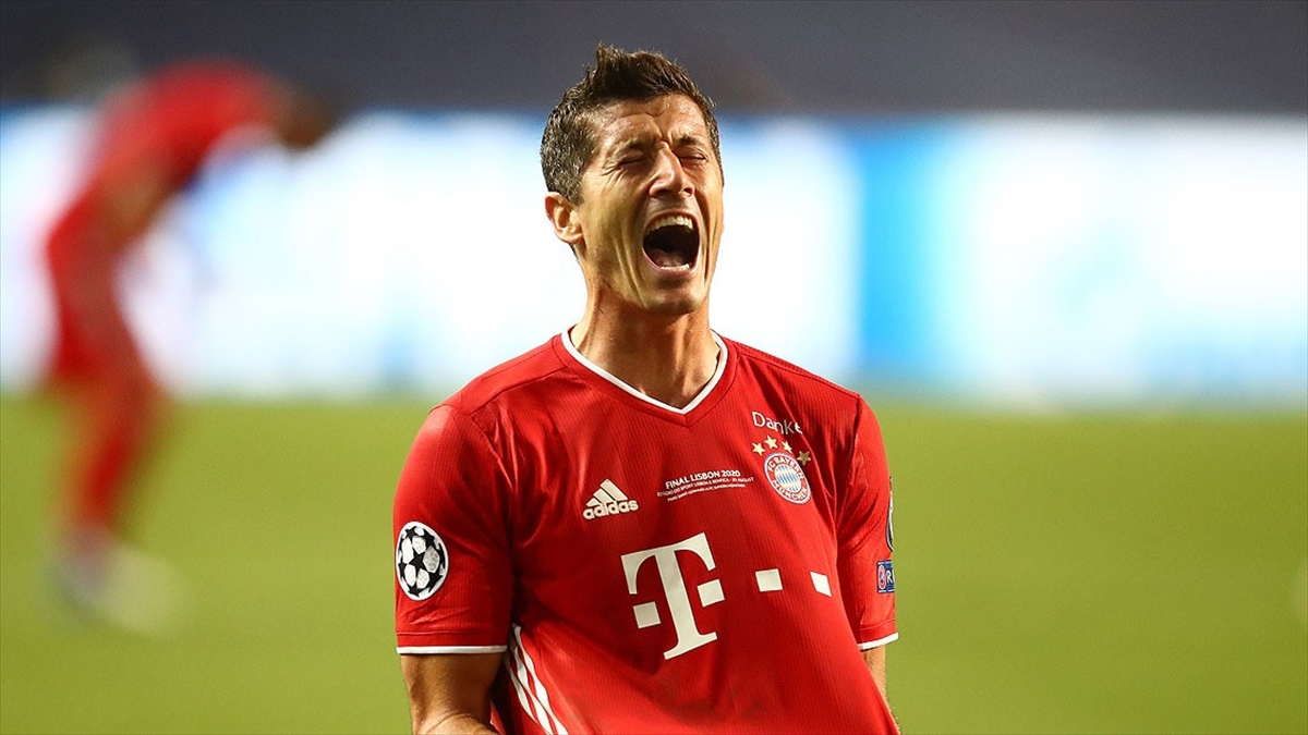 FIFA’nın en iyi oyuncu ödülünü Robert Lewandowski kazandı