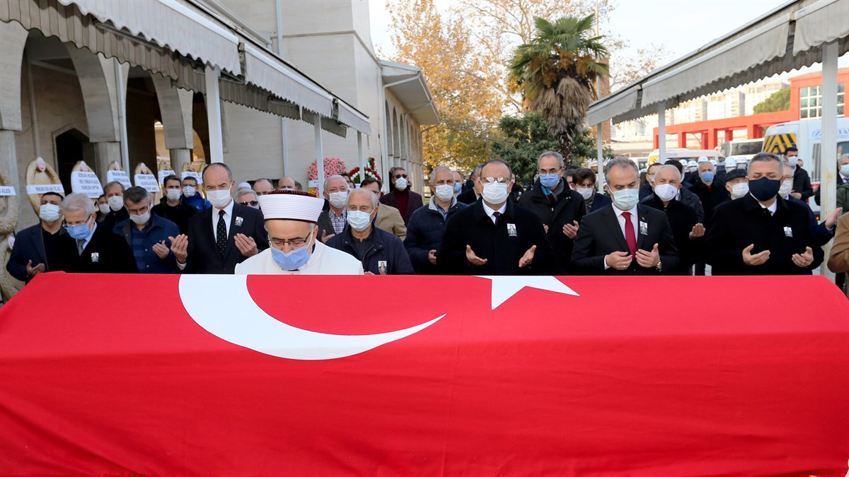 Eski Bursa Valisi Gümüşdiş Son Yolculuğuna Uğurlandı