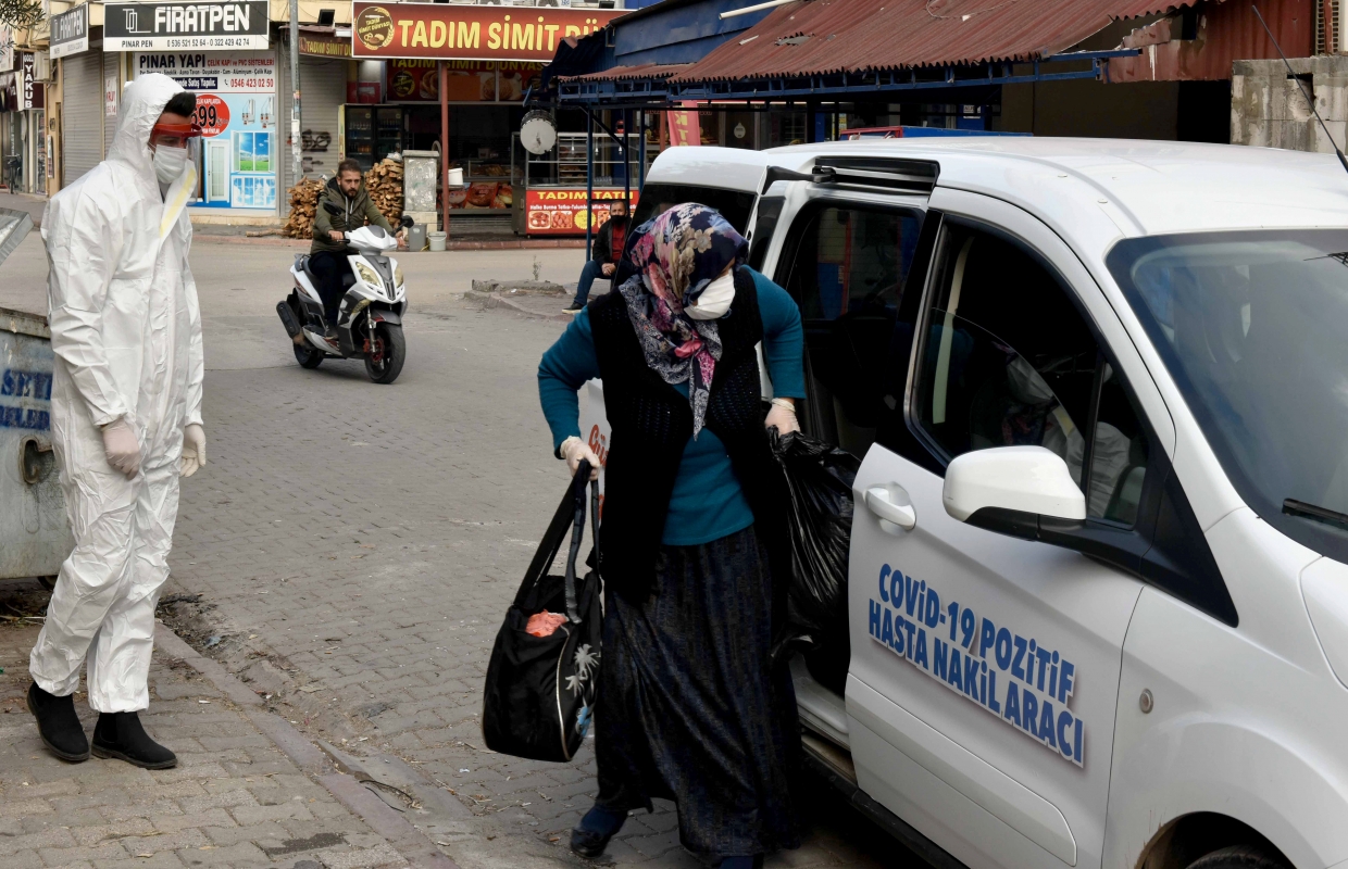 Adana Büyükşehir Belediyesi, covid-19 la mücadelede yeni yöntemler geliştiriyor