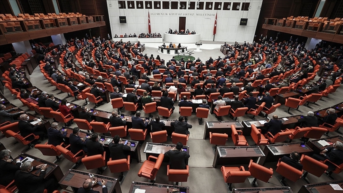Yeni yılın ilk dokunulmazlık fezlekeleri Meclis’te