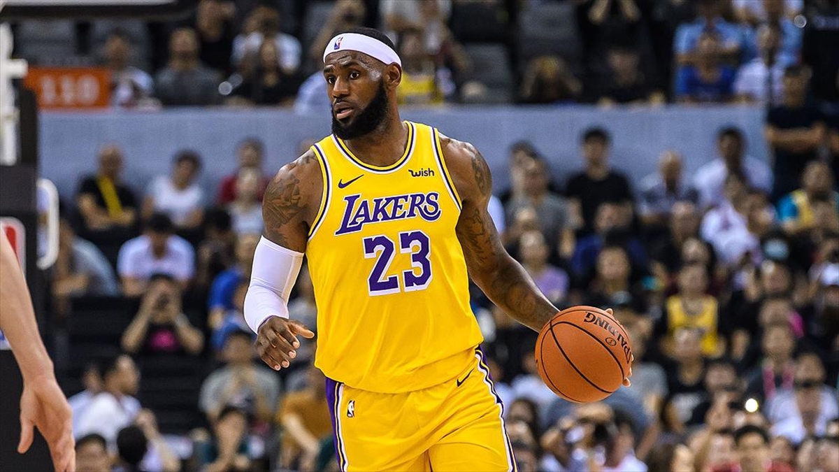 NBA’de Lakers üst üste üçüncü galibiyetini aldı