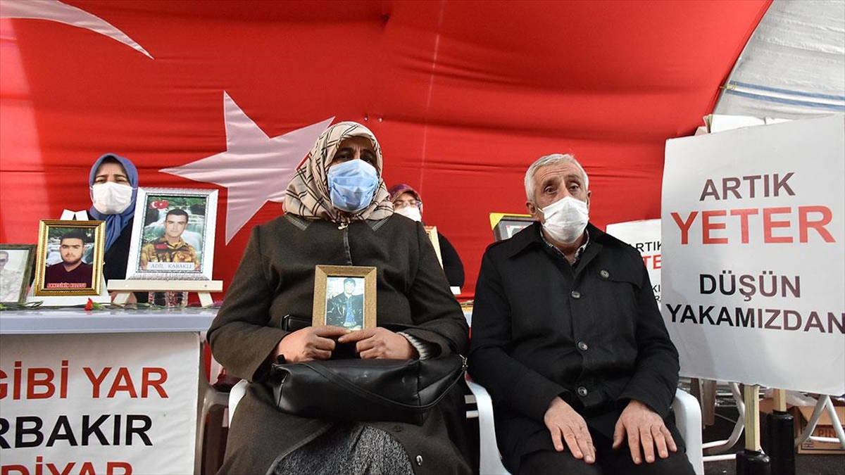 Diyarbakır annelerinin oturma eylemine bir aile daha katıldı