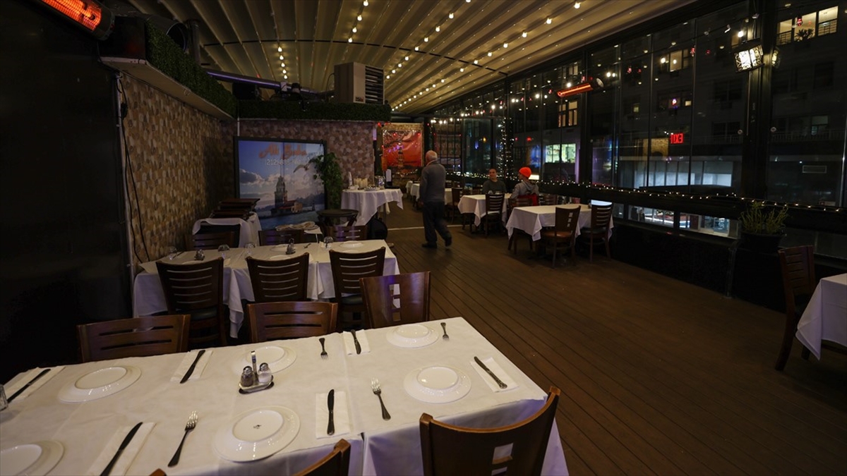 New York’taki restoranların iç mekanlarında 14 Şubat’tan itibaren yüzde 25 kapasiteyle hizmet verilebilecek