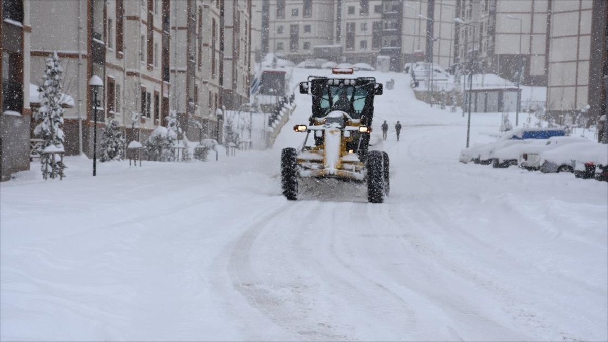 Şırnak’ta kar ve tipi nedeniyle 11 köy ile ulaşım sağlanamıyor
