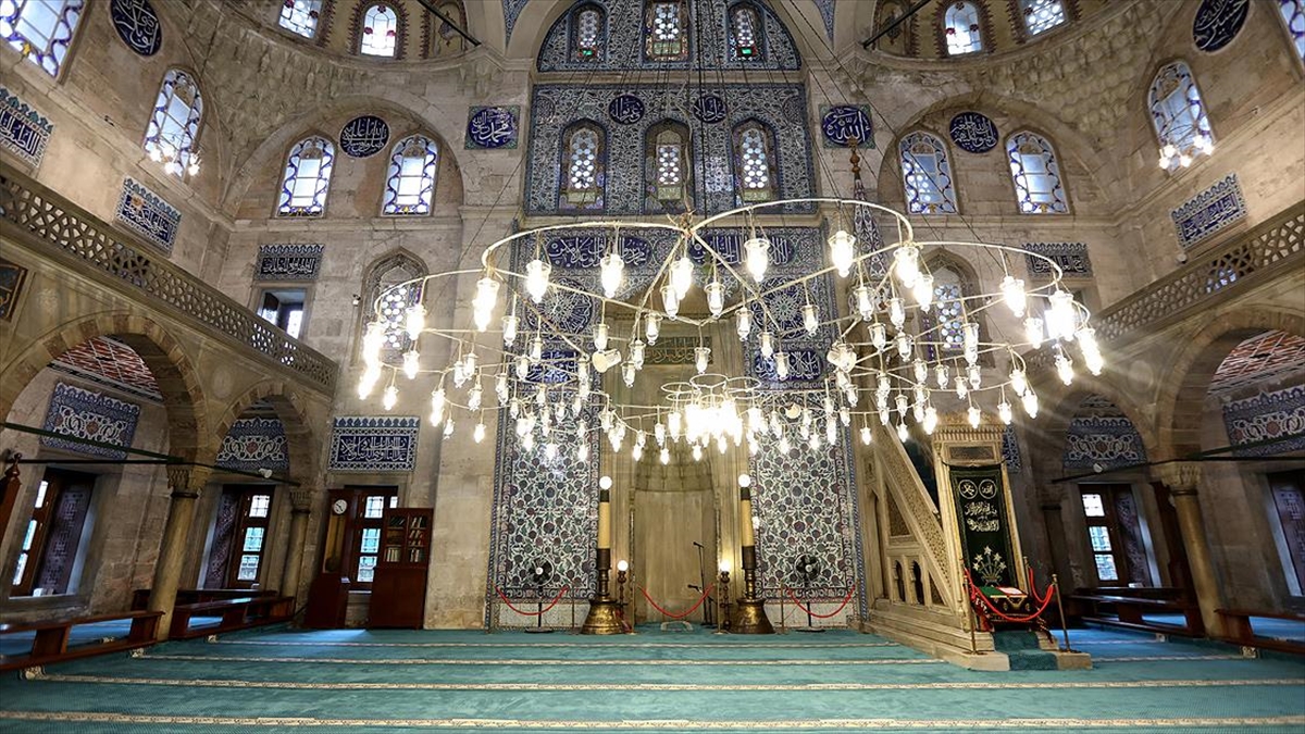 Sokullu Mehmet Paşa Camisi’nde ‘cennetten’ gelen parçaları görmek mümkün