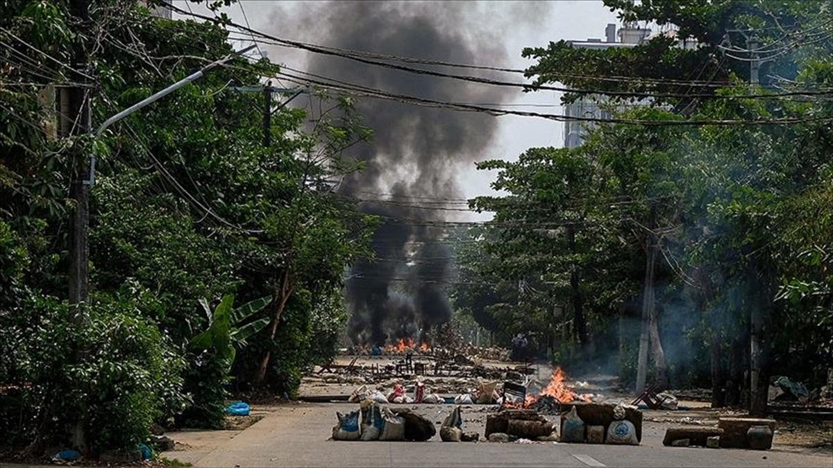 Myanmar’ın Chin eyaletinde darbe karşıtı silahlı grup, ordu ile çatıştı: 8 ölü