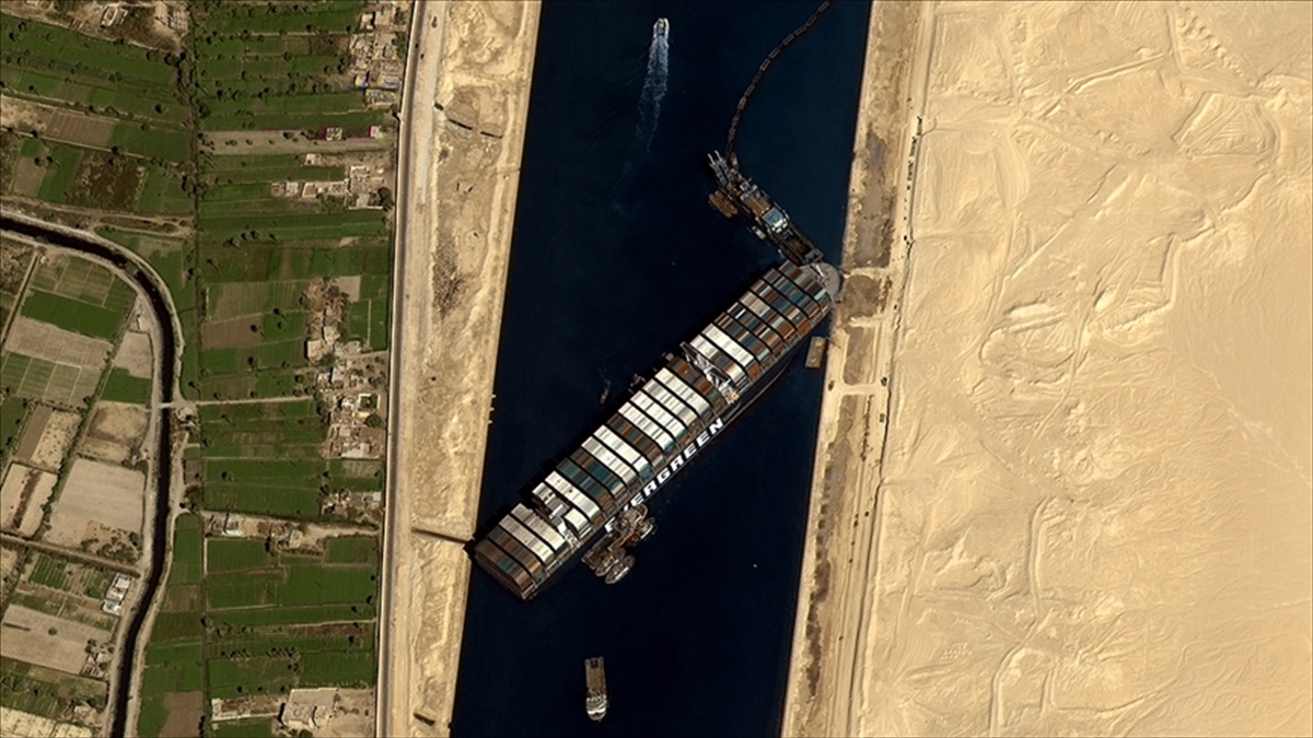 Mısır mahkemesi, Süveyş Kanalı’nı tıkayan Ever Given gemisinin alıkonulma kararının iptali talebini reddetti