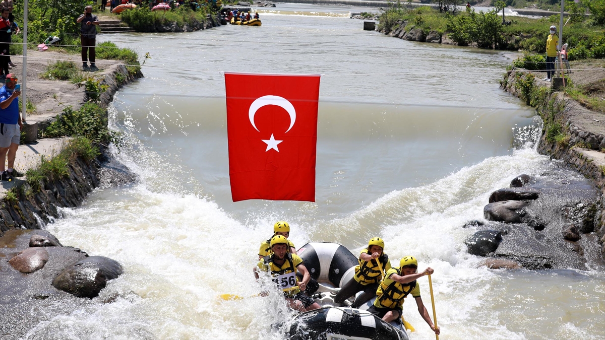 Türkiye Rafting Şampiyonası 1. ayak yarışları Rize’de başladı