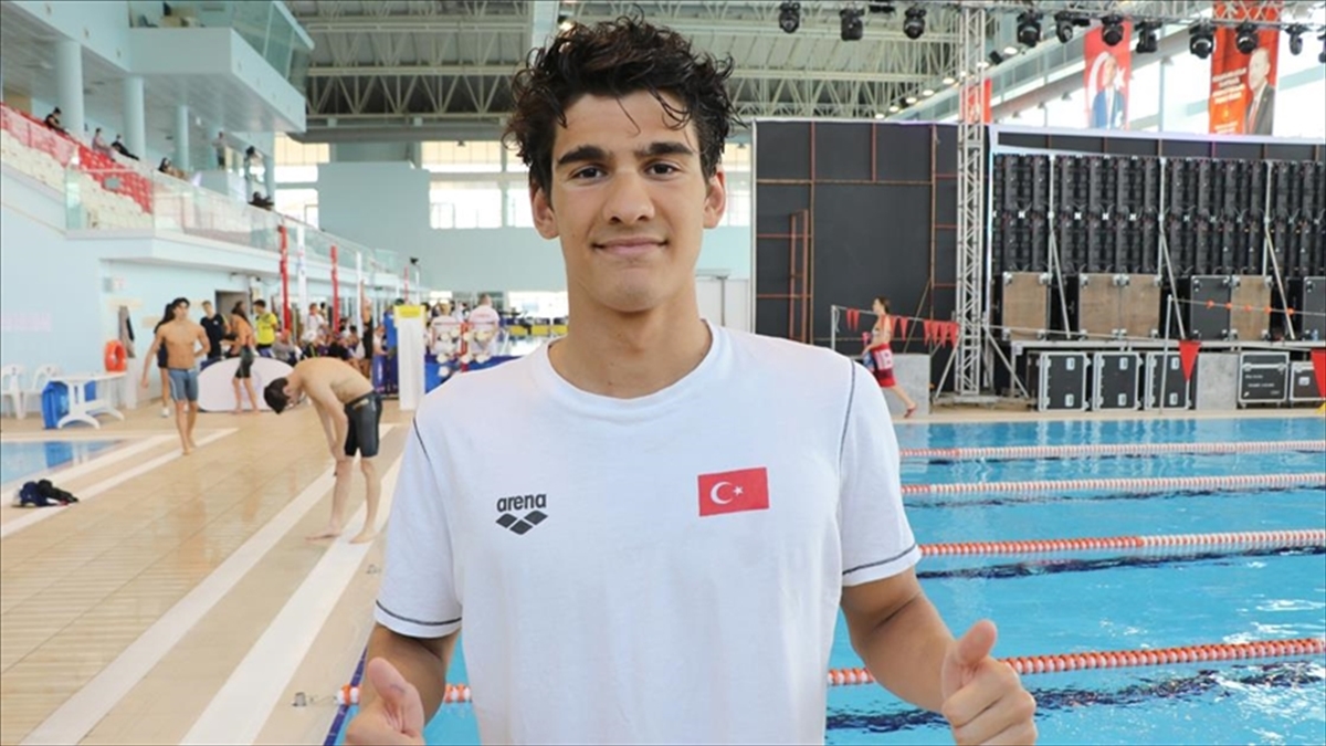Milli yüzücü Yiğit Aslan olimpiyatlara katılma vizesini Edirne’deki havuzdan çıkardı