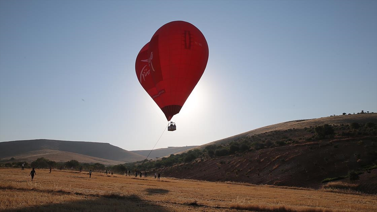 Göbeklitepe’de sezonun ilk sıcak hava balonu uçuşu gerçekleştirildi