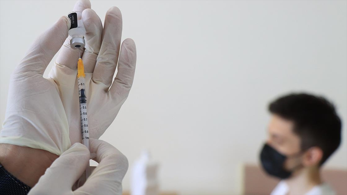 Sağlık çalışanlarından ‘bayramda da aşı olun’ çağrısı
