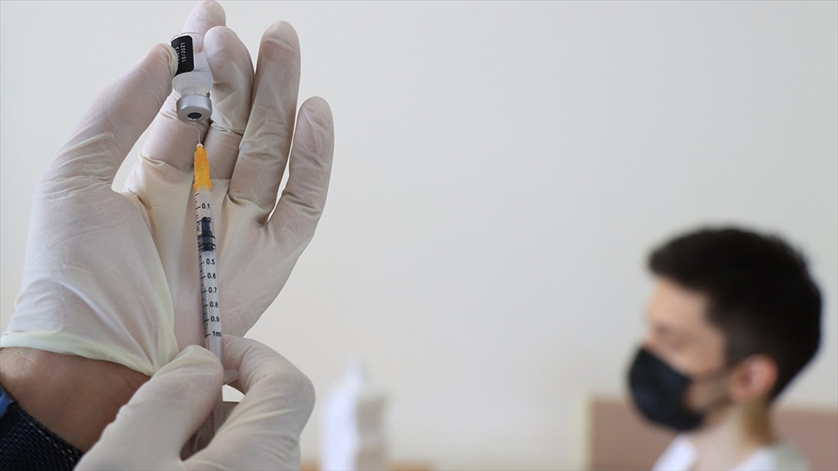 Türkiye genelinde uygulanan Kovid-19 aşısı 65 milyonu aştı