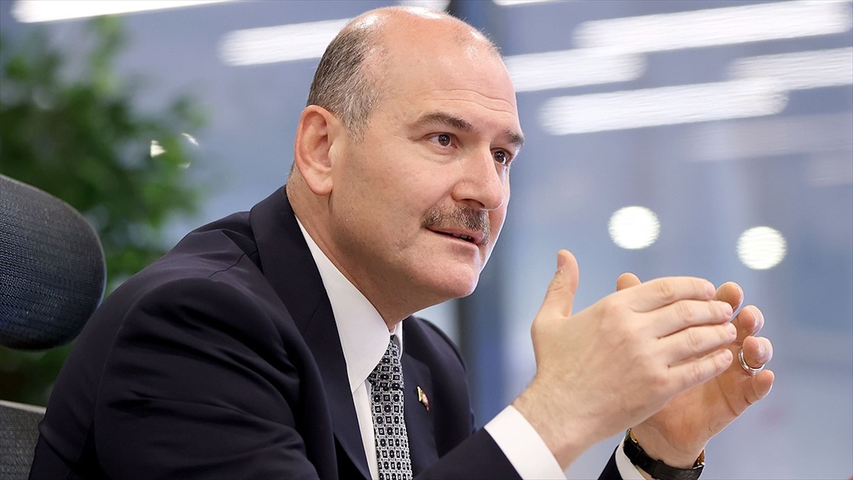 İçişleri Bakanı Soylu: 2021’de 253 bin 299 kişinin ülkemize yasa dışı yollarla girişi sınırlarımızda engellenmiştir