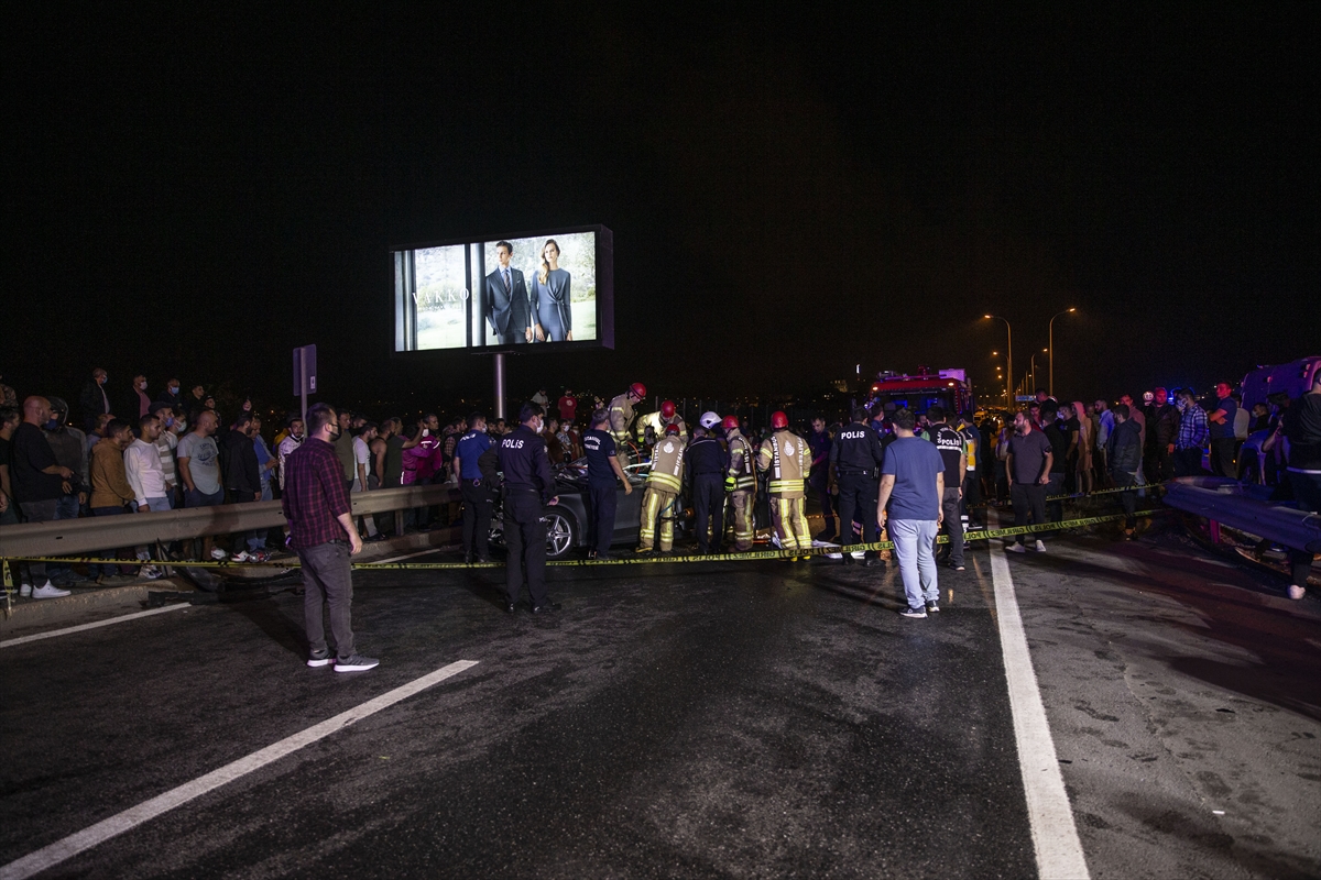 İstanbul’da meydana gelen trafik kazasında 3 kişi yaşamını yitirdi, 3 kişi yaralandı