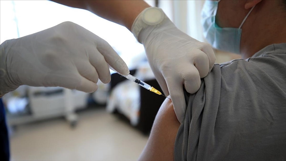 İsrail’deki araştırmaya göre üçüncü doz aşı Kovid-19’u ağır geçirme riskini 20 kat düşürüyor