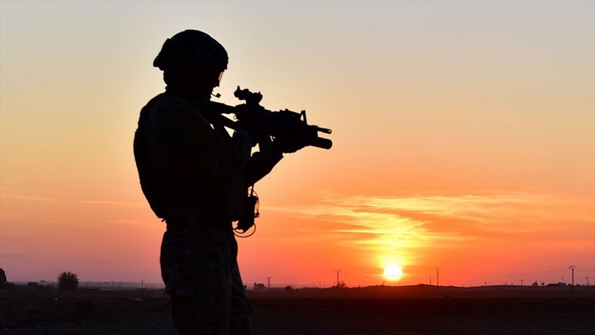 Irak’ın kuzeyindeki Avaşin bölgesinde bir asker şehit oldu