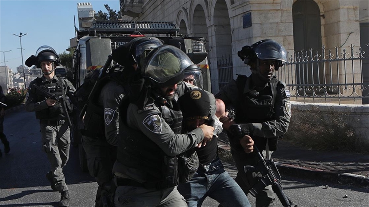 İsrail güçleri Batı Şeria’da 11 Filistinliyi gözaltına aldı