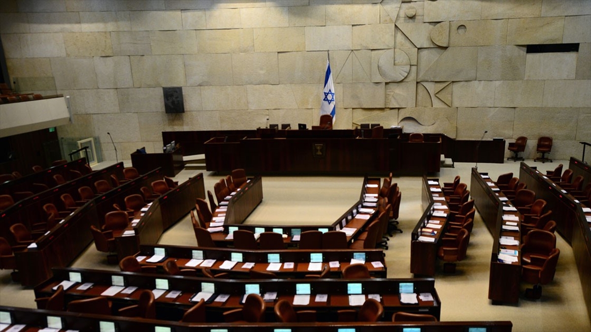 İsrail’de 3,5 yıl aradan sonra ilk kez yıllık bütçe kabul edildi