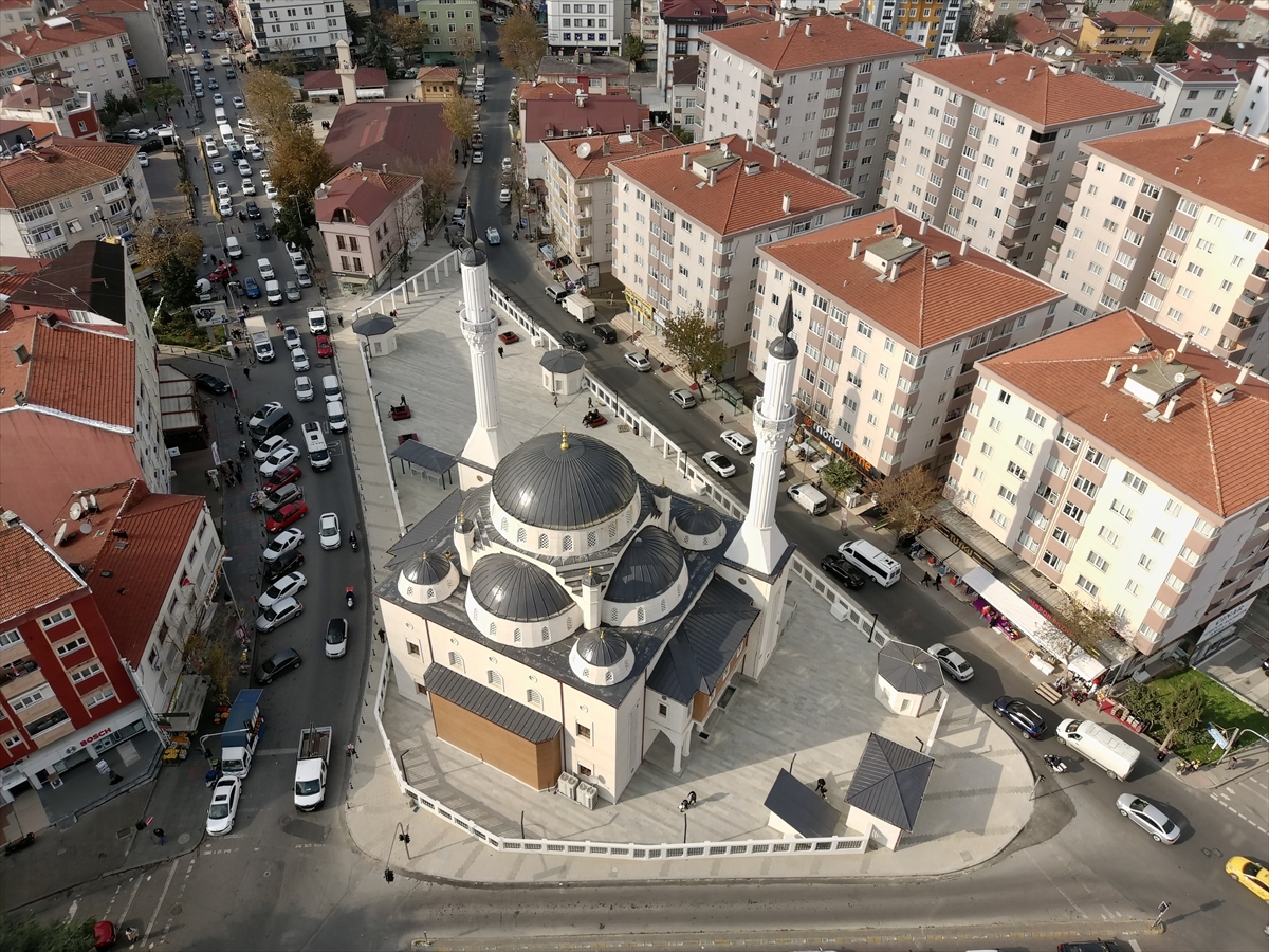 Kartal Soğanlık Merkez Camii ibadete açıldı