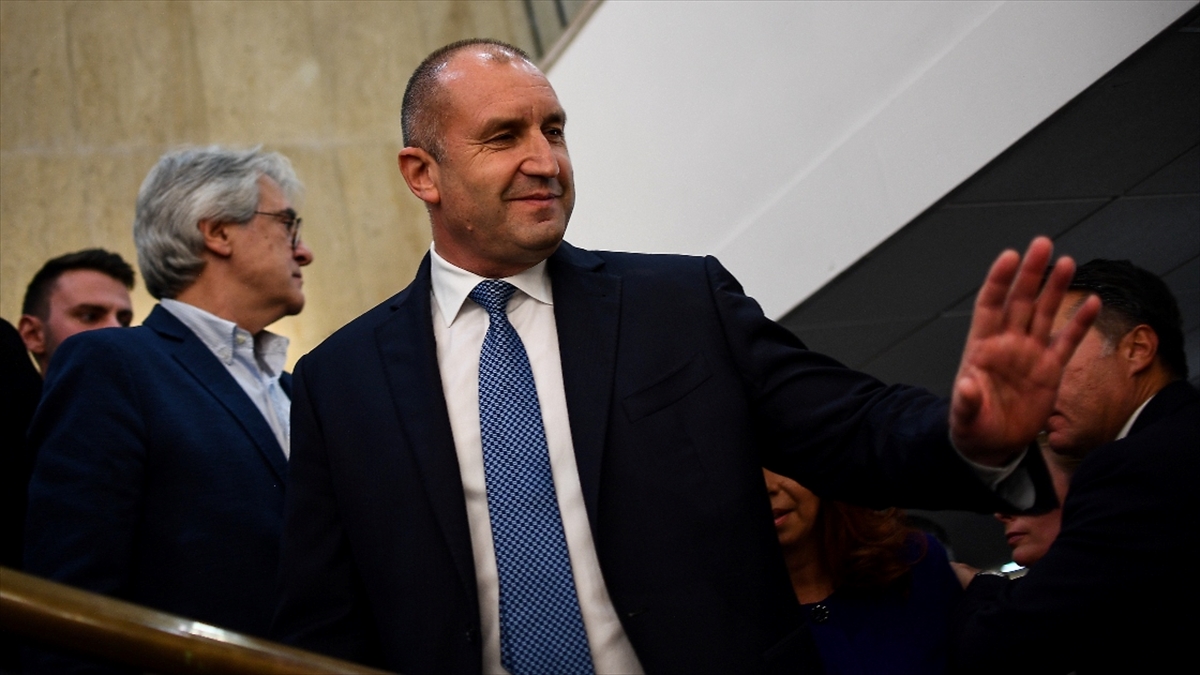 Bulgaristan’da yapılan cumhurbaşkanlığı seçimini Rumen Radev kazandı