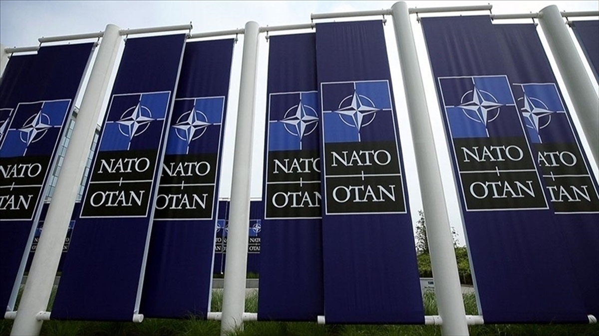 NATO için 2021 Afganistan’dan çekilme ve Rusya ile gerginlik yılı oldu