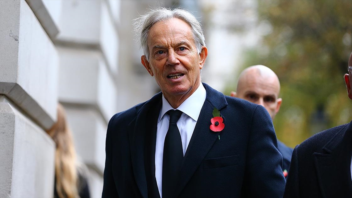 İngiltere’de yüzbinlerce kişi Tony Blair’ın ‘şövalyelik unvanı’nın iptalini istiyor