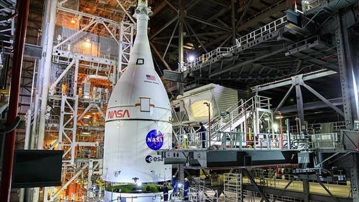 NASA Ay’a insan göndereceği roketi fırlatma sisteminde arızalanan ekipmanı onardı