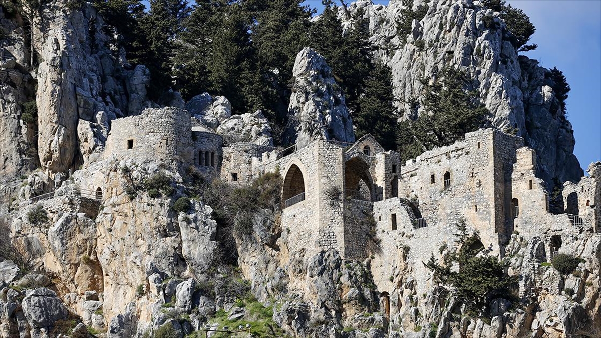 KKTC’deki St. Hilarion Kalesi Orta Çağ’dan bu yana ayakta