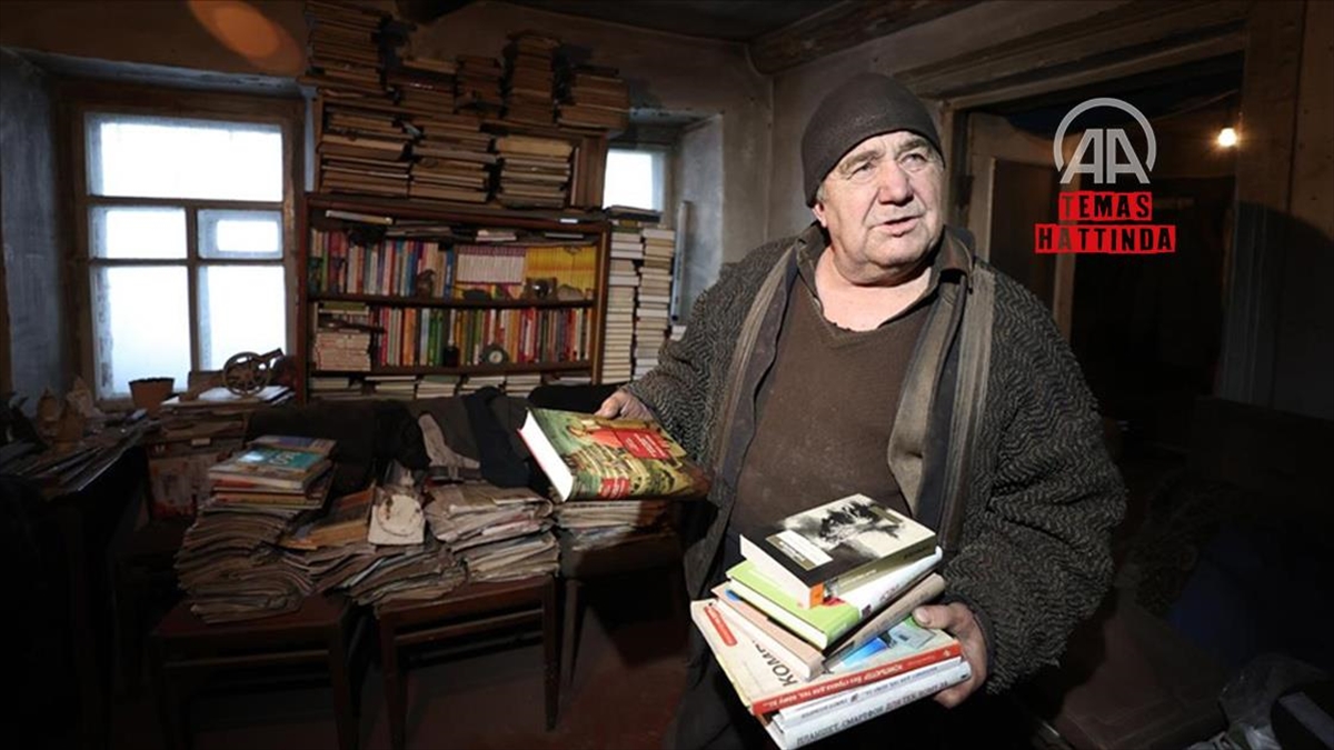 Donbas’ta çatısı bombardımanda çöken evini terk etmeyen Panov: Ben savaşçı değilim