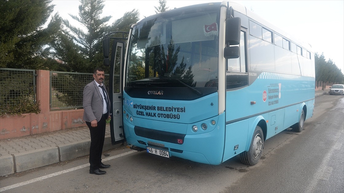 Şehitlerin ismini halk otobüsünde yaşatıyor