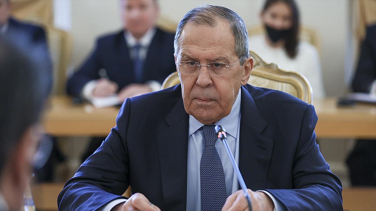 Lavrov: Batı’nın Ukrayna etrafındaki histerisi, bizi derin şaşkınlığa uğratıyor