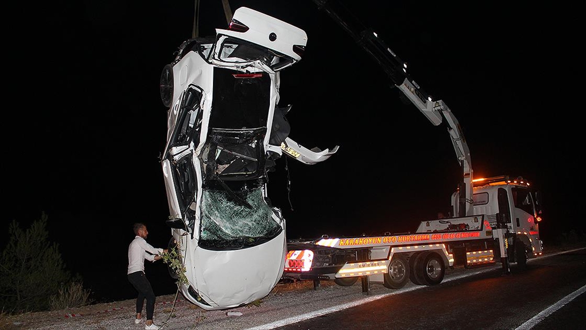 Muğla’da dere yatağına yuvarlanan otomobildeki 2 kişi öldü, 2 kişi yaralandı