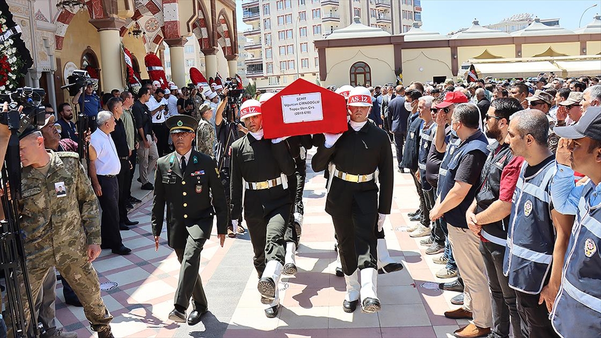 Şehit Topçu Uzman Çavuş Cirnooğlu, Kilis’te son yolculuğuna uğurlandı