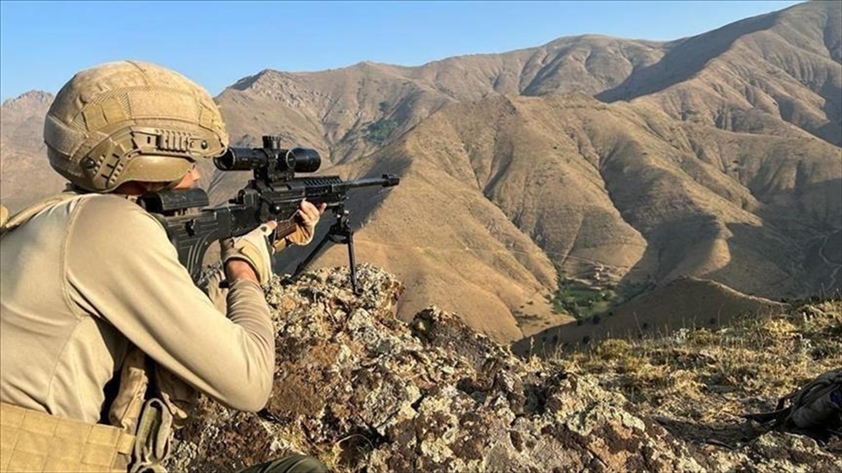 Milli Savunma Bakanı Akar: Pençe-Kilit Operasyonu’nda şu ana kadar 371 terörist etkisiz hale getirildi