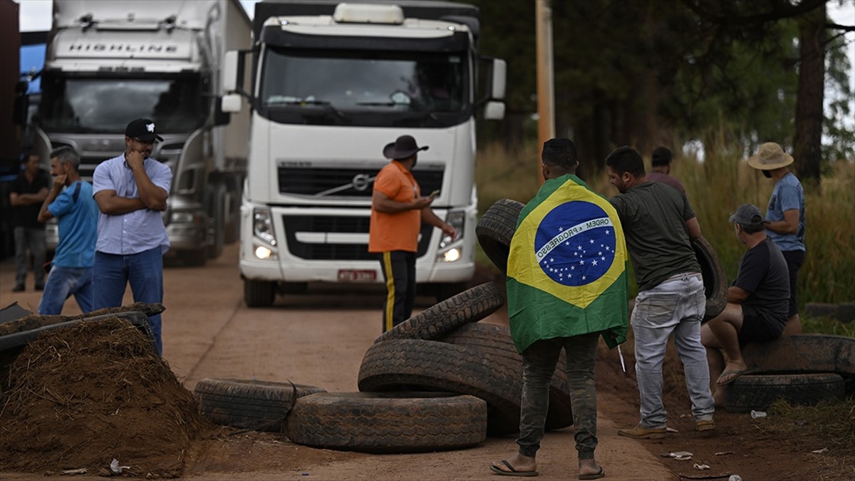Brezilya’da devam eden yol kapatma eylemleri tedarik zincirini tehdit ediyor