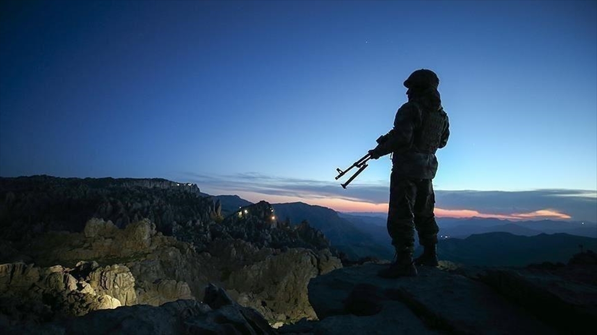 Terör örgütünden kaçan 2 PKK’lı ikna yoluyla teslim oldu