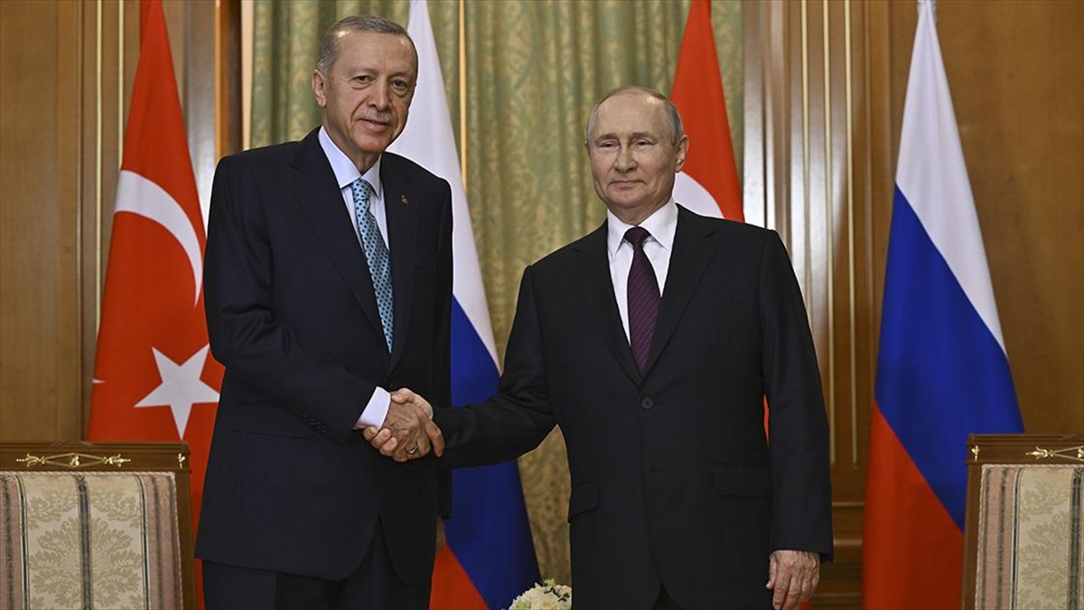 Cumhurbaşkanı Erdoğan Rusya Devlet Başkanı Putin ile bir araya geldi