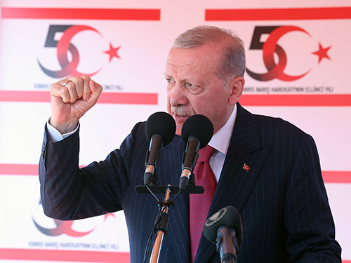 “Şehitlerimizin kanları üzerinde kurulan KKTC’nin güçlü, müreffeh, itibarlı bir devlet hâline gelmesi için desteğimiz bakidir”