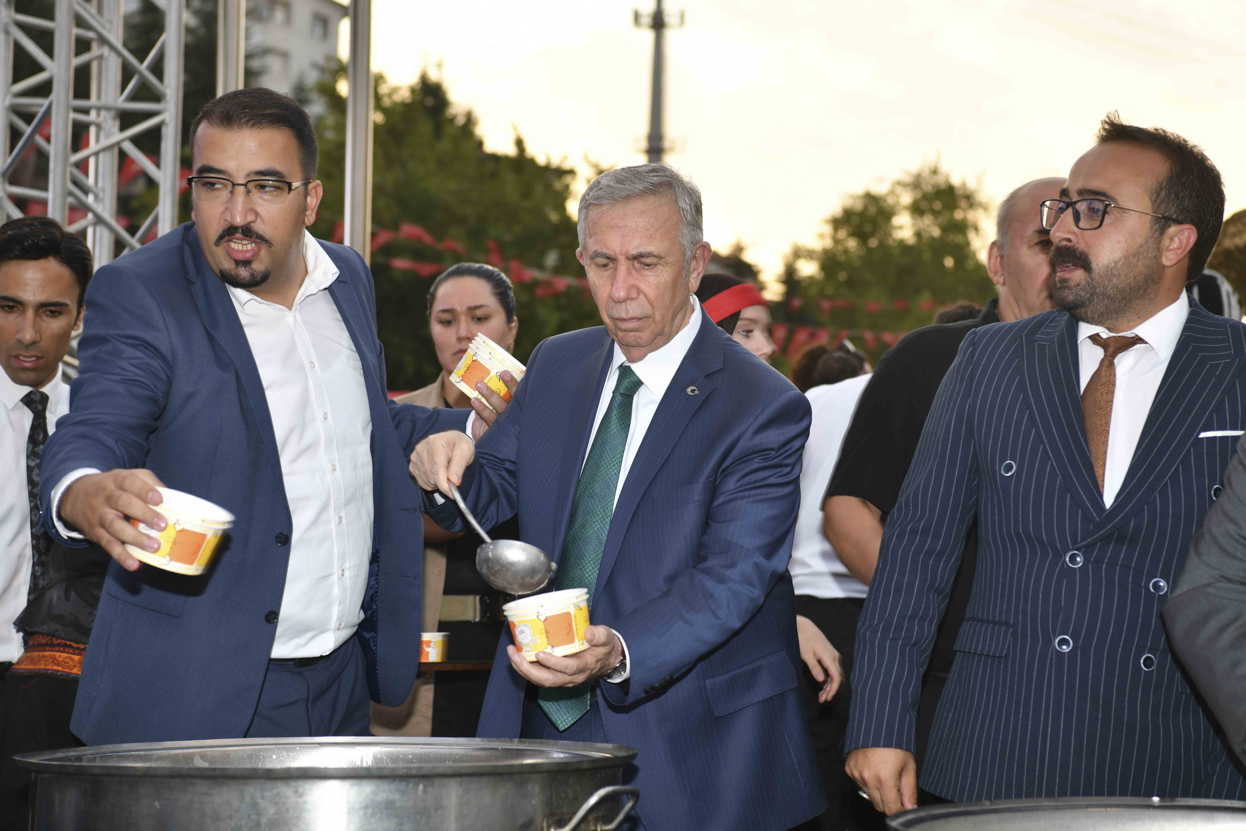 Mansur Yavaş Aşure Lokması Etkinliğine Katıldı