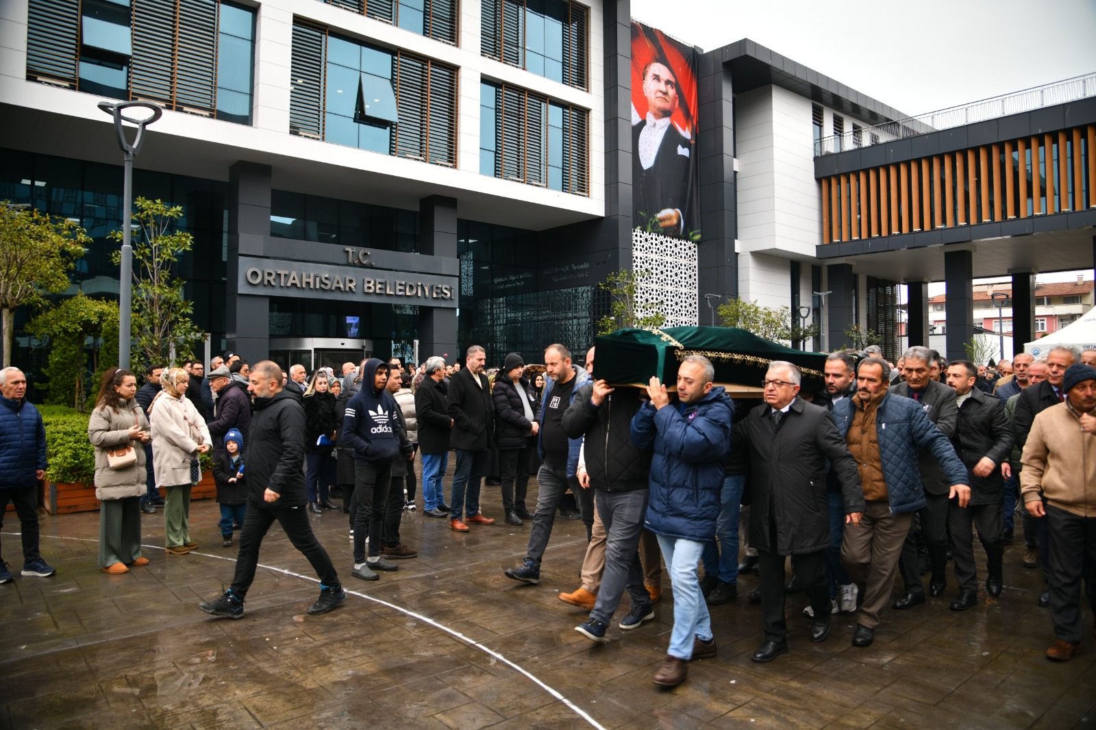 Yıldırım, Mesai Arkadaşlarının Gözyaşlarıyla Son Yolculuğuna Uğurlandı
