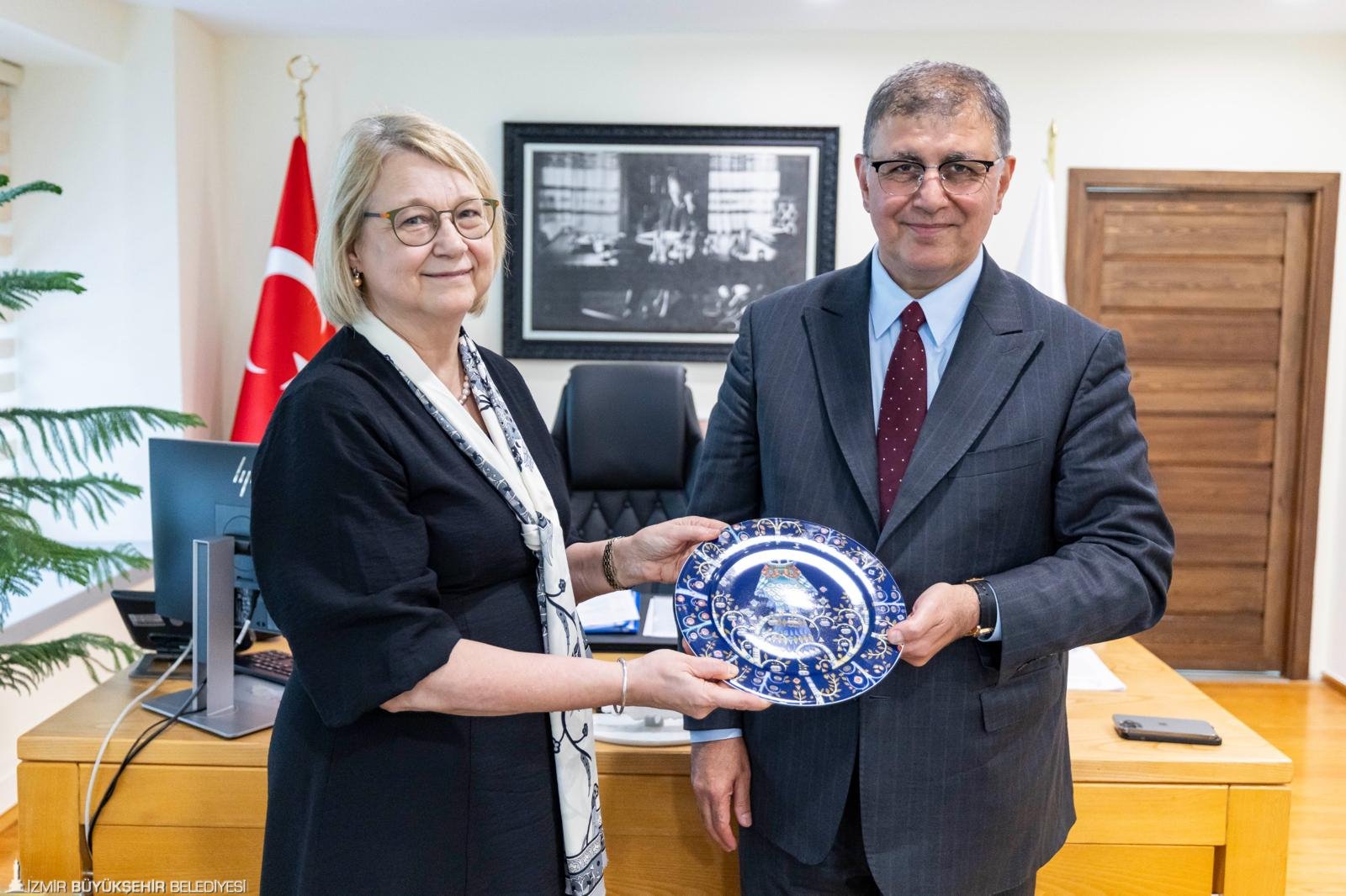 Başkan Tugay’ın diplomasi trafiği