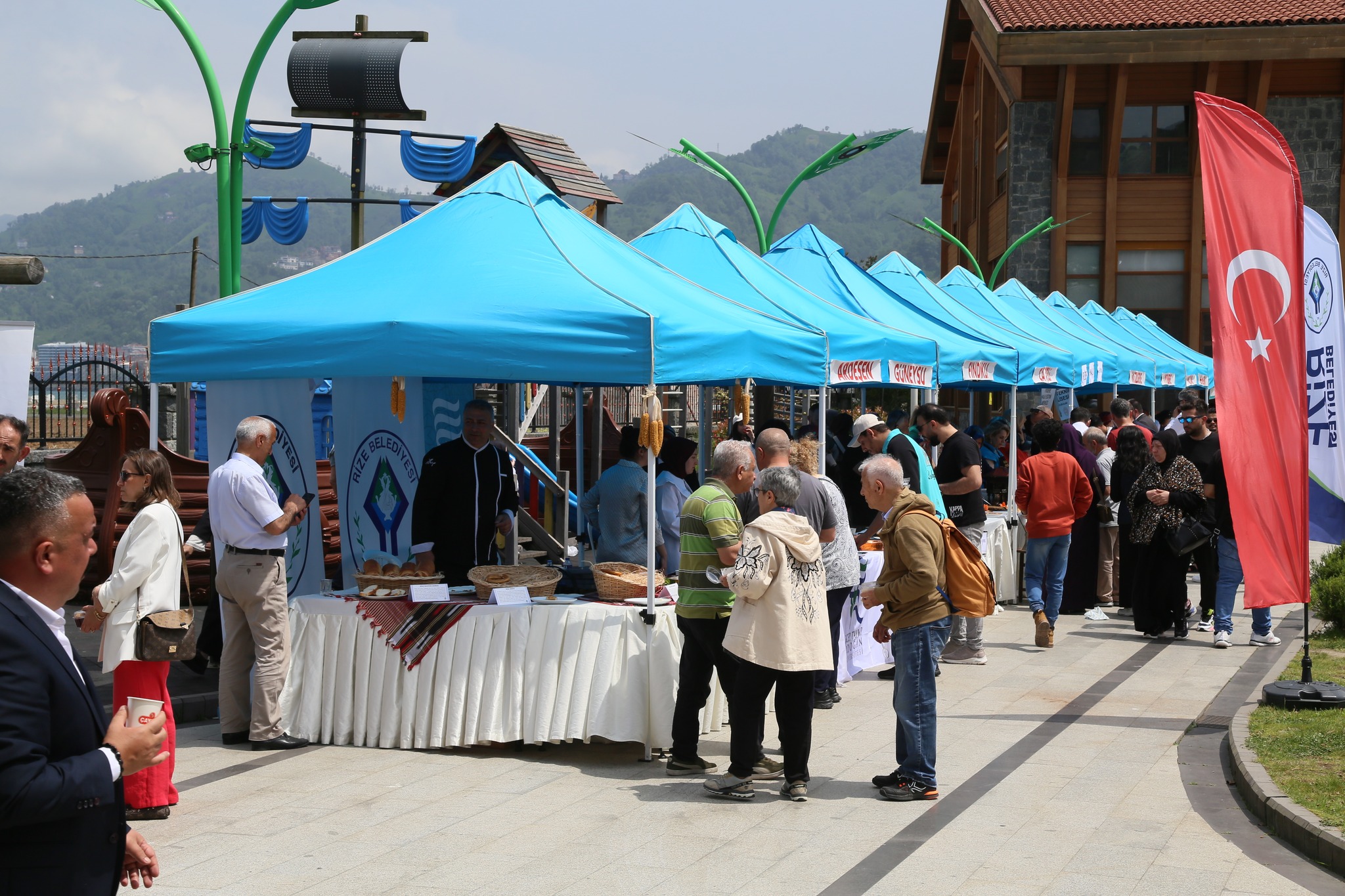 Rize Çay Çarşısı’nda Türk Mutfağı Haftası Programı düzenlendi